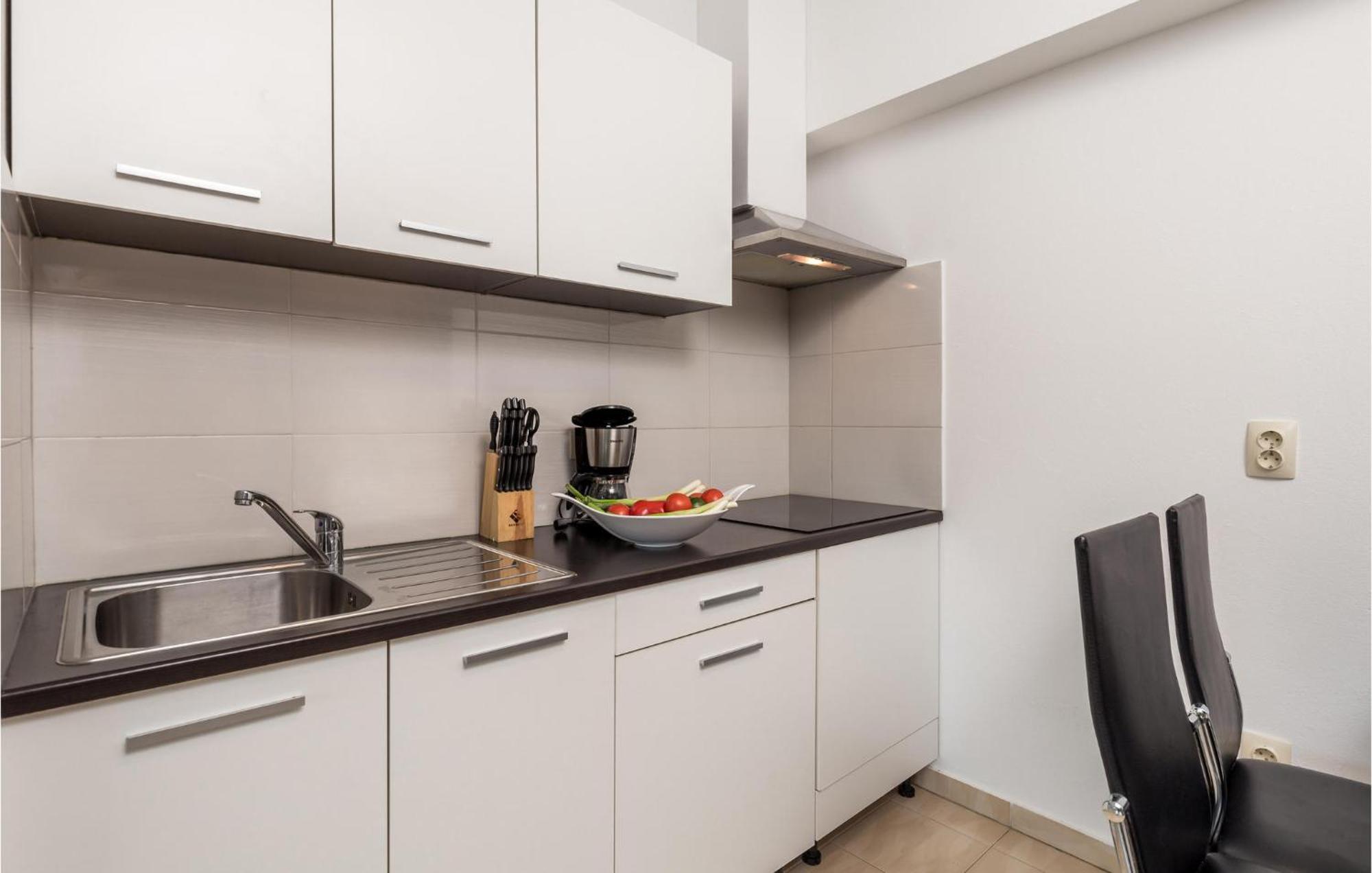 Stunning Apartment In Vrh Vrh  Eksteriør bilde