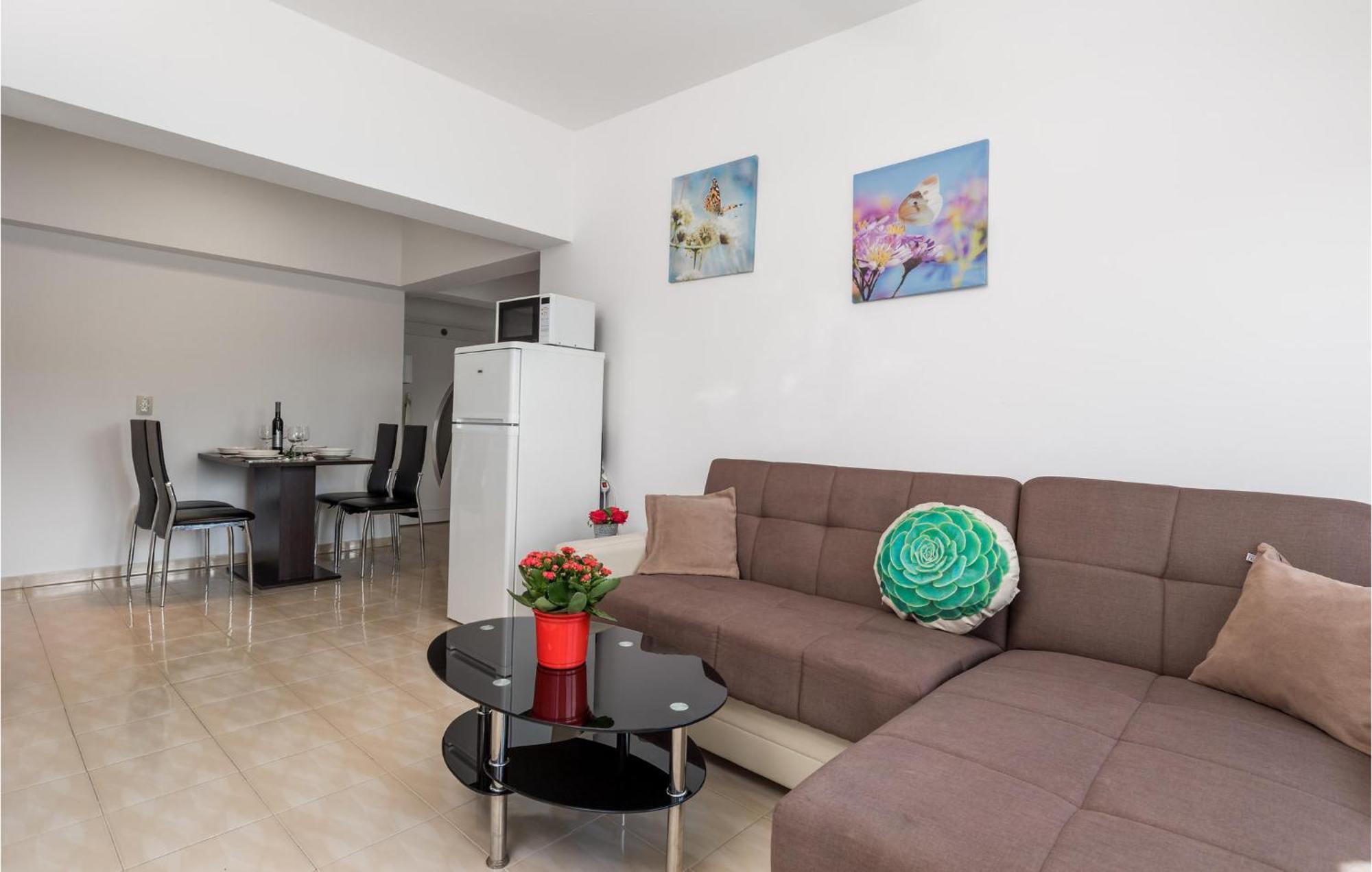 Stunning Apartment In Vrh Vrh  Eksteriør bilde