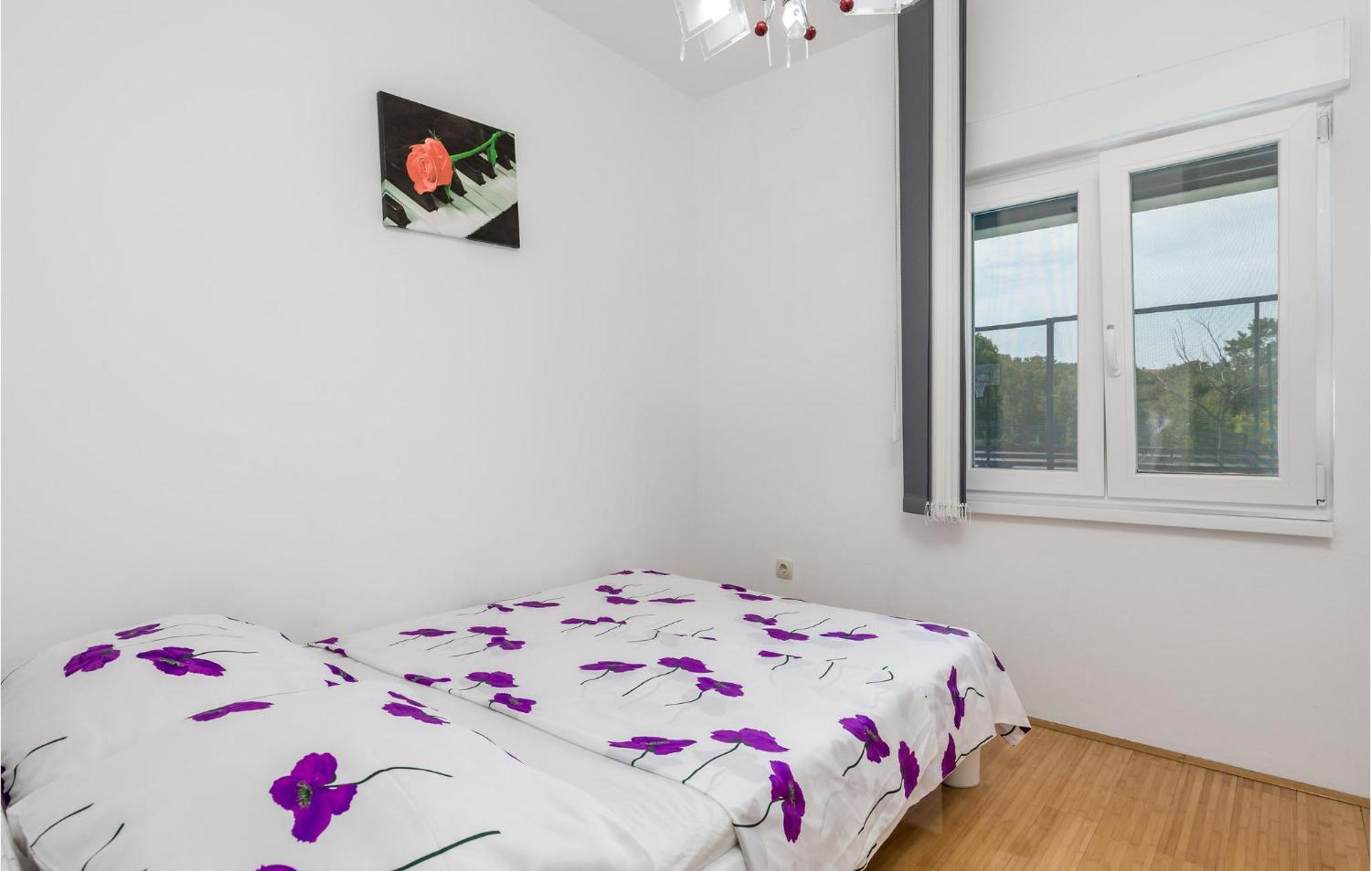 Stunning Apartment In Vrh Vrh  Eksteriør bilde
